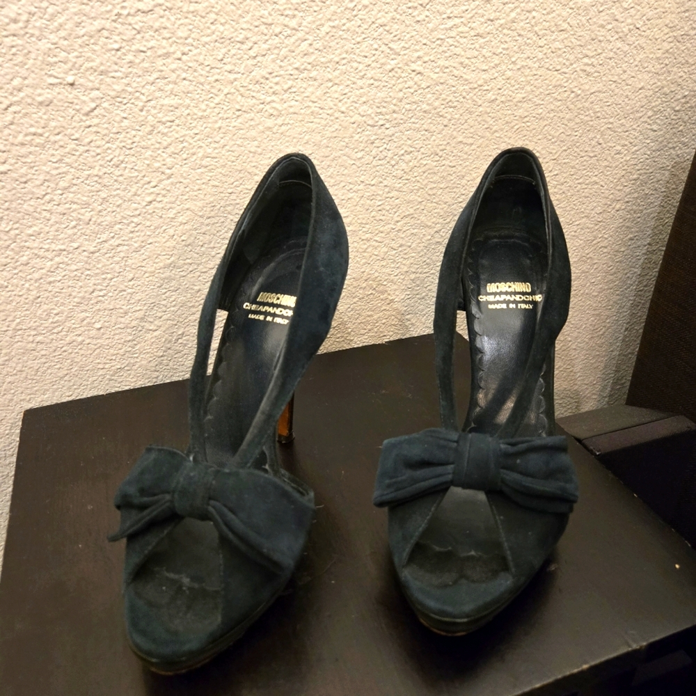 Vintage Moschino pumps